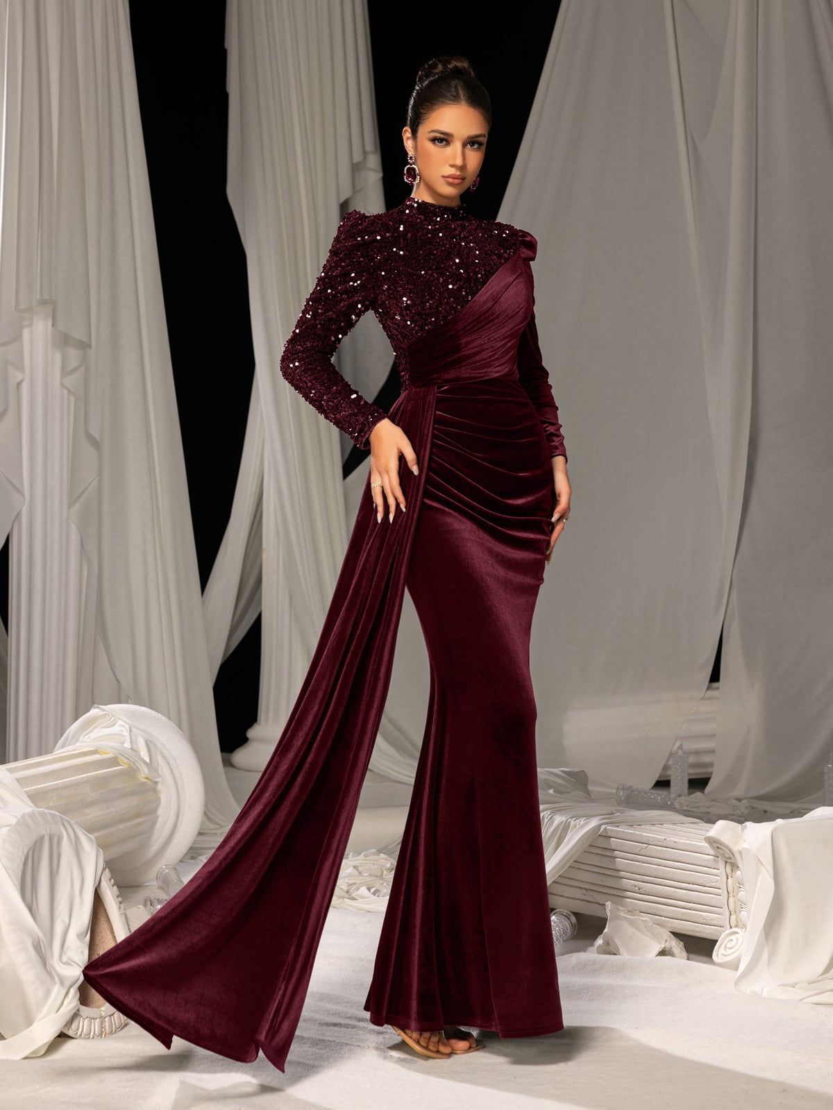 Elegant Velvet Evening Gown with Sequin Detail & Mermaid Silhouette – Luxury Bridal Wear for Weddings or High-End Events, XS-XL