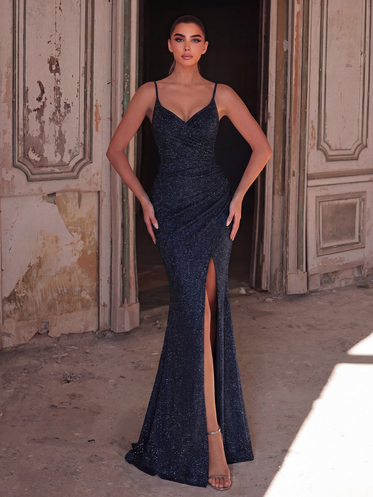 Spaghetti Strap Backless Mermaid Sleeveless Maxi Evening Gown in Navy blue