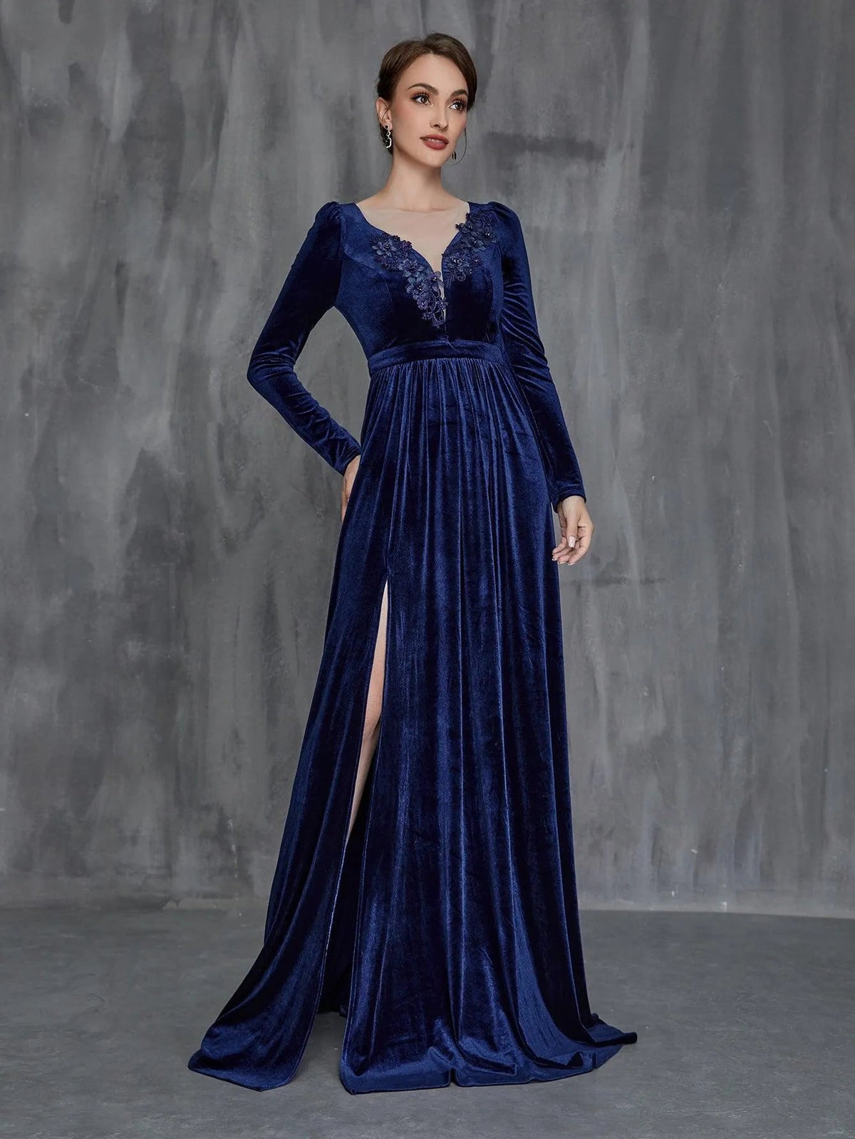 High-Slit Velvet Sweetheart-Neck Long-Sleeve A-Line Mother-of-the-Bride Dress in Navy blue