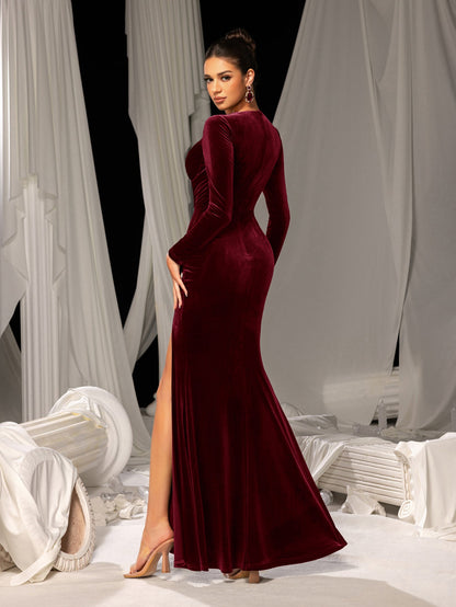 Elegant Velvet Evening Gown – Sweetheart Neckline and Thigh-High Slit, Luxury Dress for Glamorous Evening Wear, XS-XL – view 20