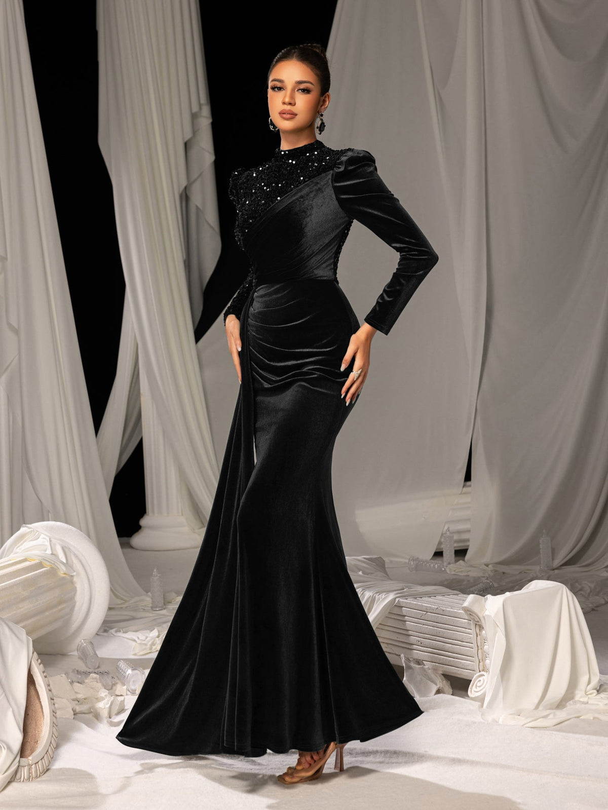 Elegant Velvet Evening Gown with Sequin Detail & Mermaid Silhouette – Luxury Bridal Wear for Weddings or High-End Events, XS-XL