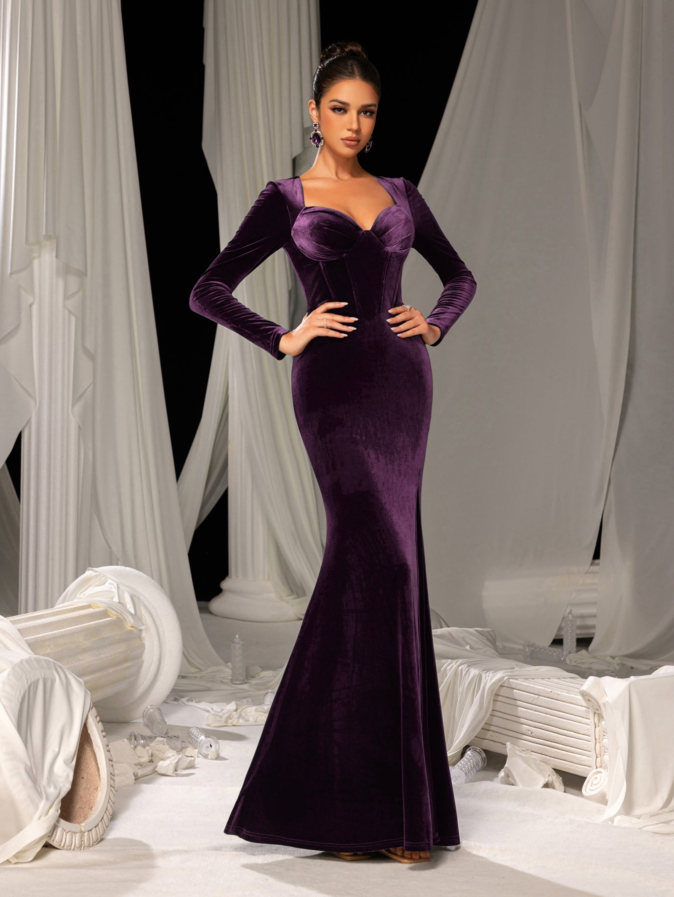 Elegant Velvet Evening Gown – Sweetheart Neckline and Thigh-High Slit, Luxury Dress for Glamorous Evening Wear, XS-XL – view 10