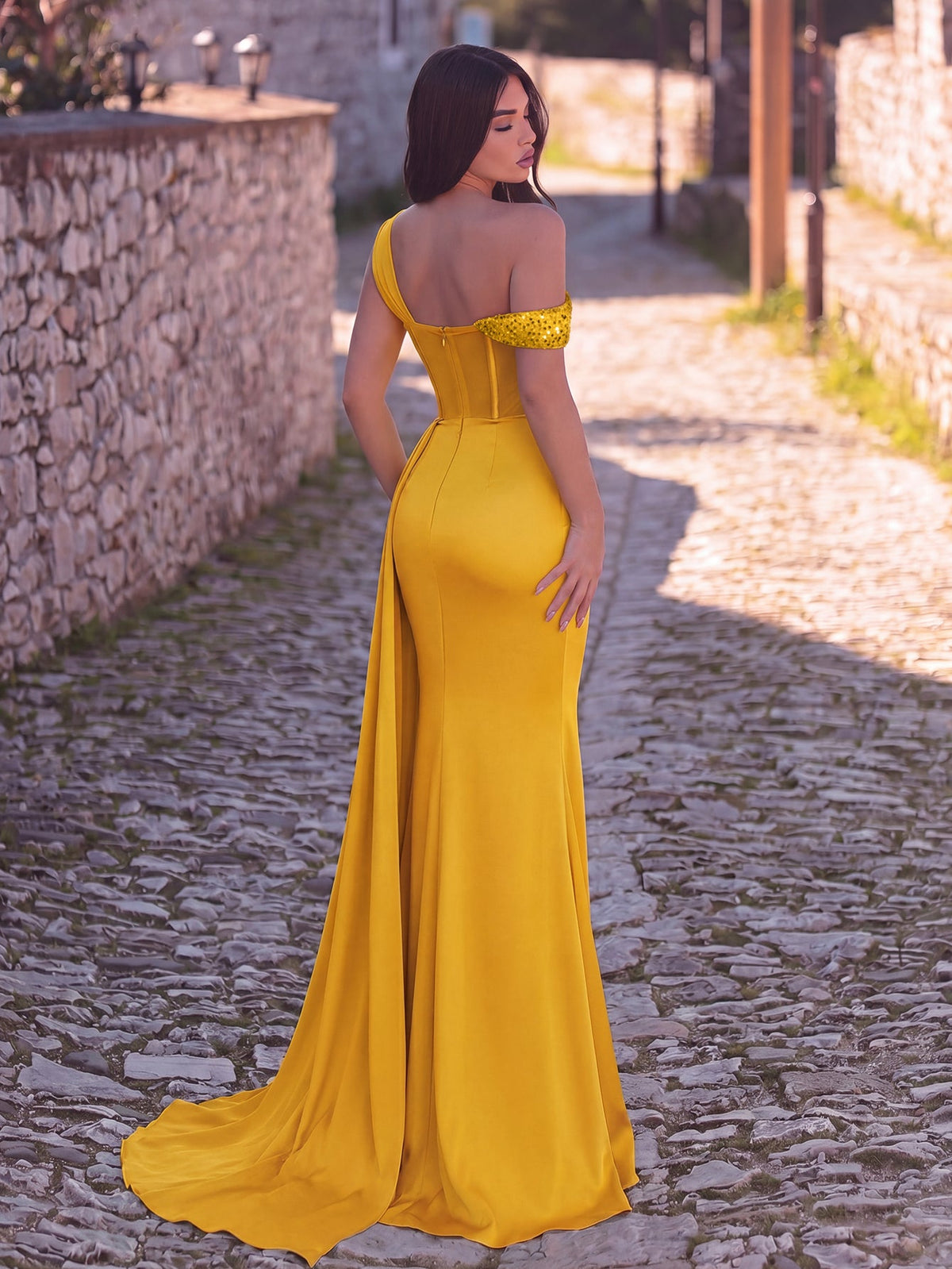 Elegant Asymmetrical Neck Split Mermaid Hem Satin Evening Dress