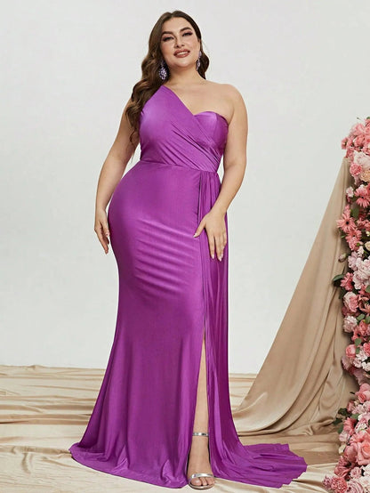 Plus-Size One-Shoulder Evening Gown with High Slit in Purple