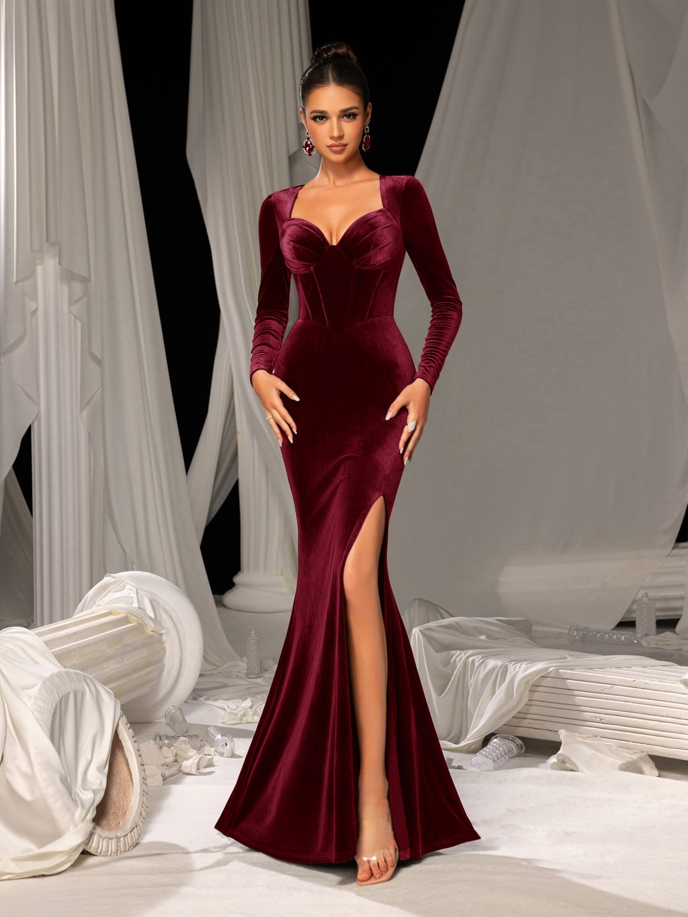 Elegant Velvet Evening Gown – Sweetheart Neckline and Thigh-High Slit, Luxury Dress for Glamorous Evening Wear, XS-XL – view 19