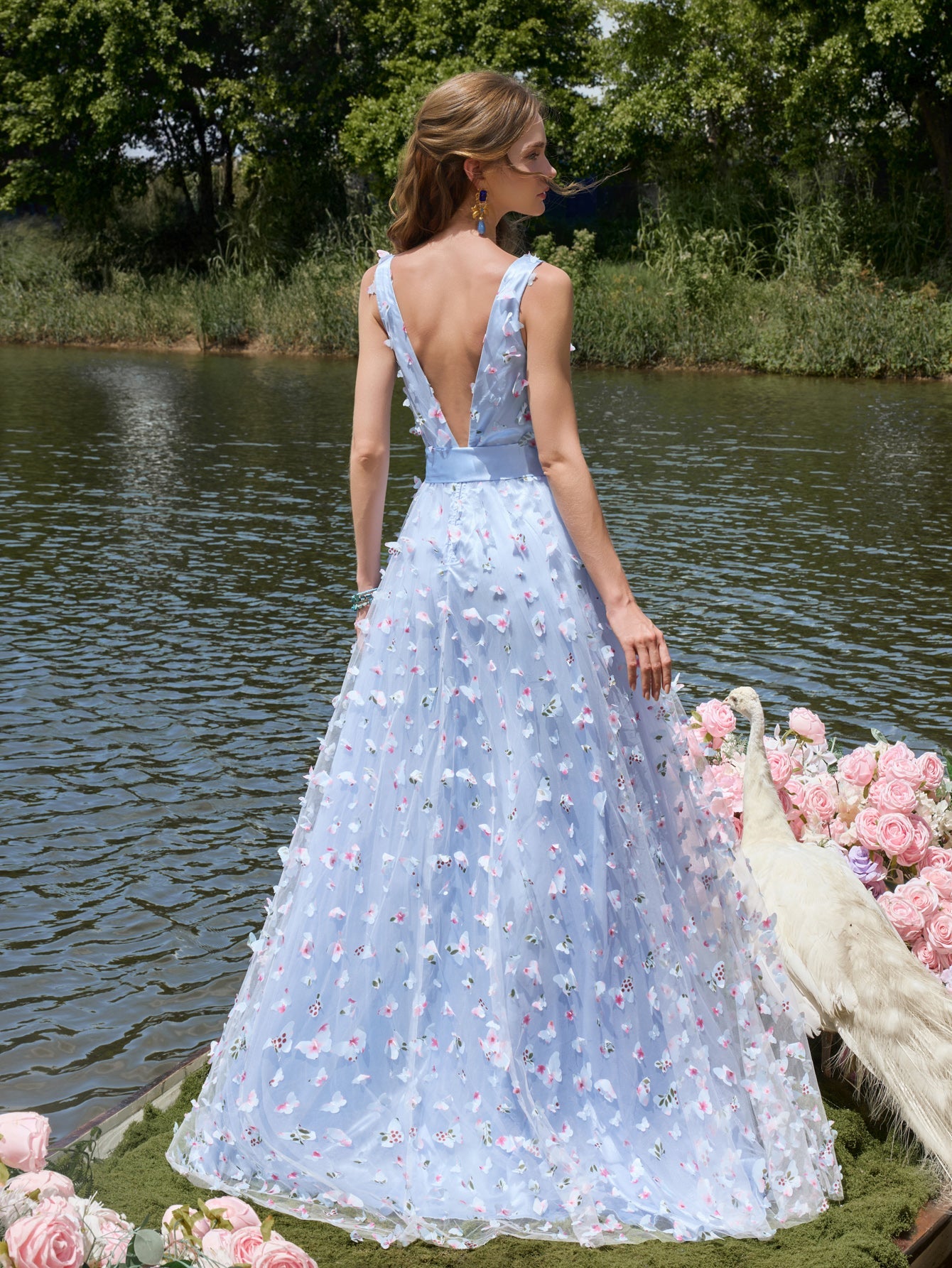 Floral Applique Tulle V-Neck Sleeveless Evening Dress — authorized product image 2