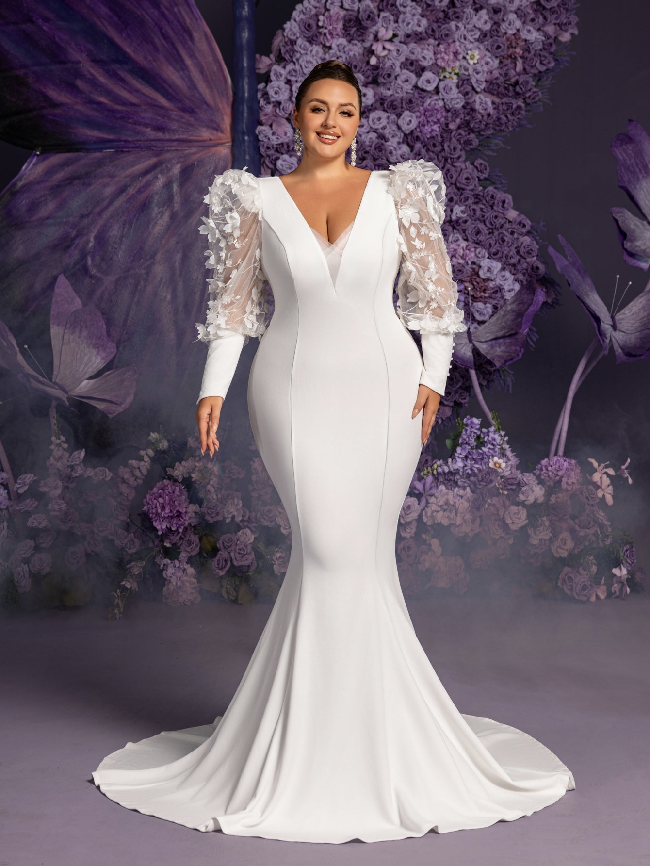 Plus-Size V-Neck Appliqué Long-Sleeve Mermaid Wedding Gown — authorized product image 3