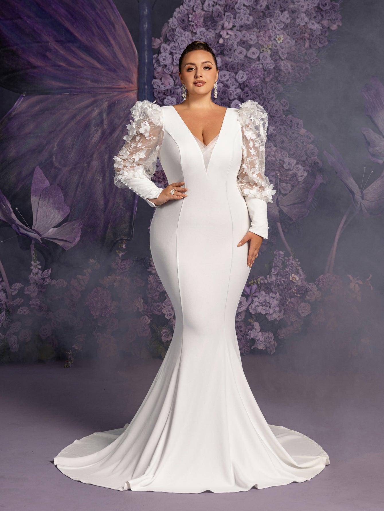 Plus-Size V-Neck Appliqué Long-Sleeve Mermaid Wedding Gown — authorized product image 4