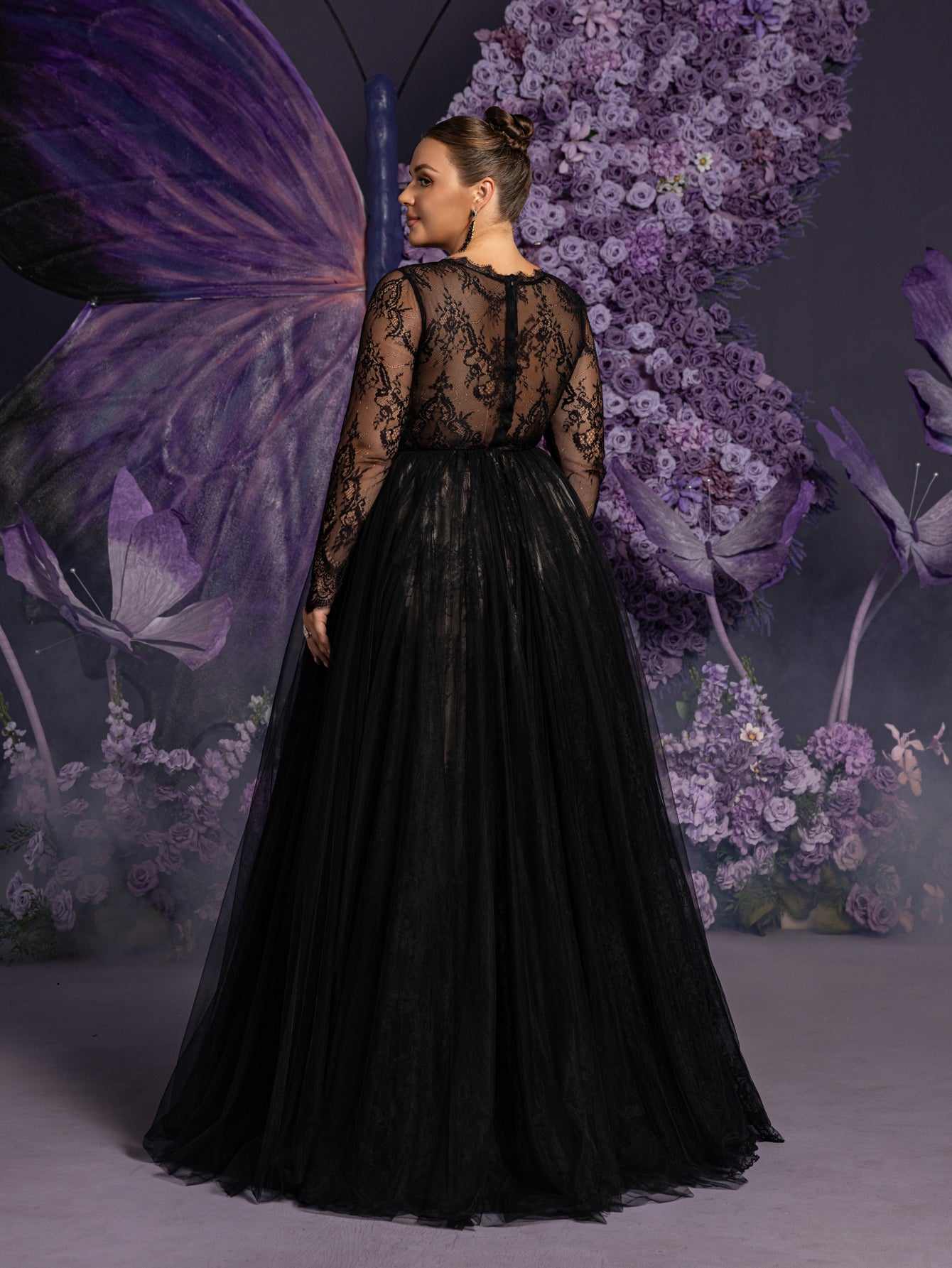 Plus Sweetheart Neck Lace Bodice Contrast Tulle Hem Evening Gown Wedding Dress – view 2
