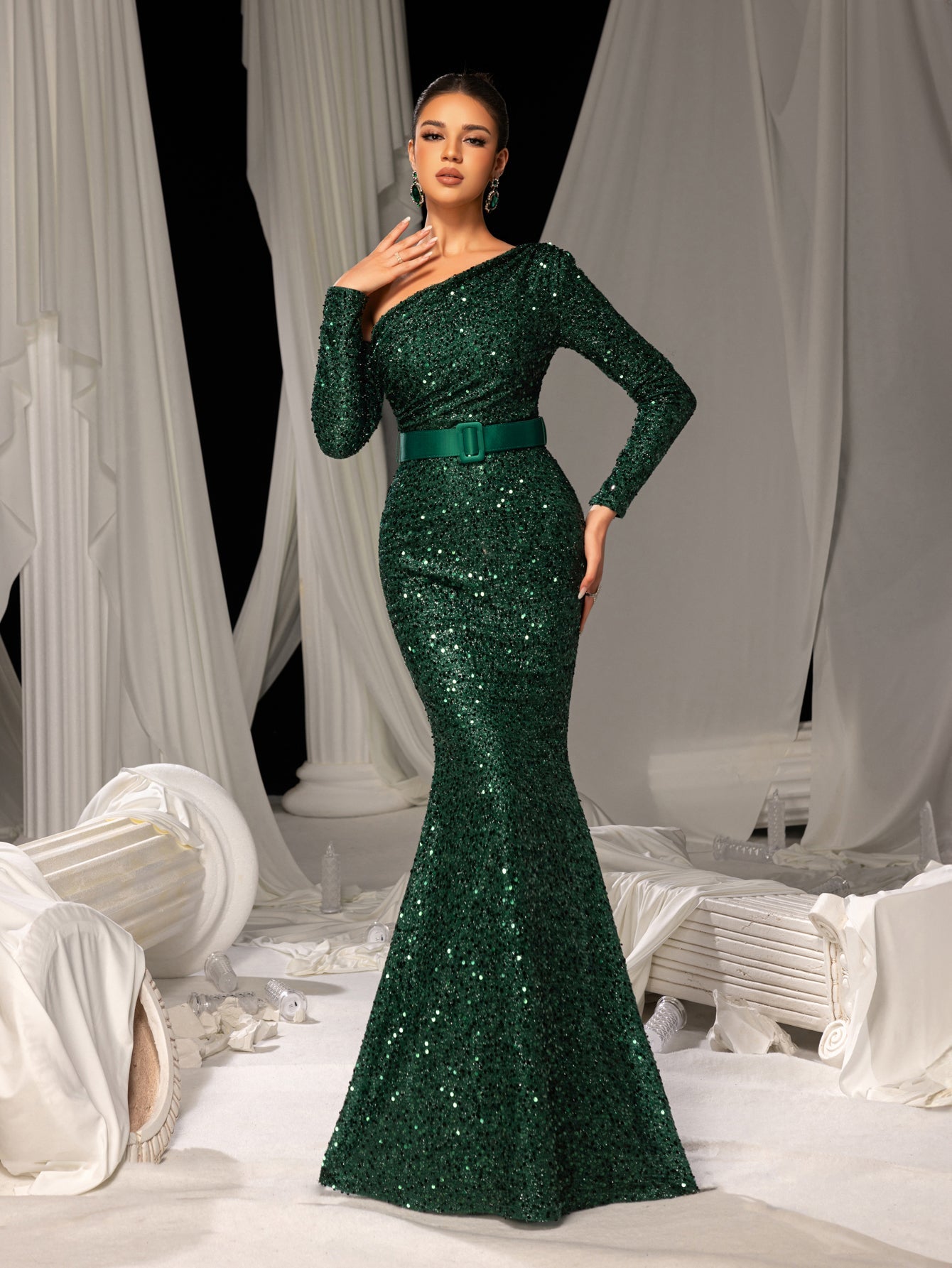 Elegant Glittering Sequin Evening Gown with Asymmetrical Sleeves – One-Shoulder Luxury Evening Wear for Red Carpet, Formal Galas & High-End Events – view 5