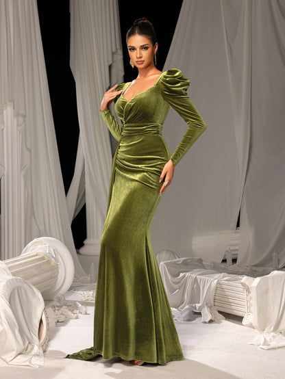 Additional product view of Puff-Sleeve High-Slit Sweetheart-Neck Velvet Mermaid Evening Gown