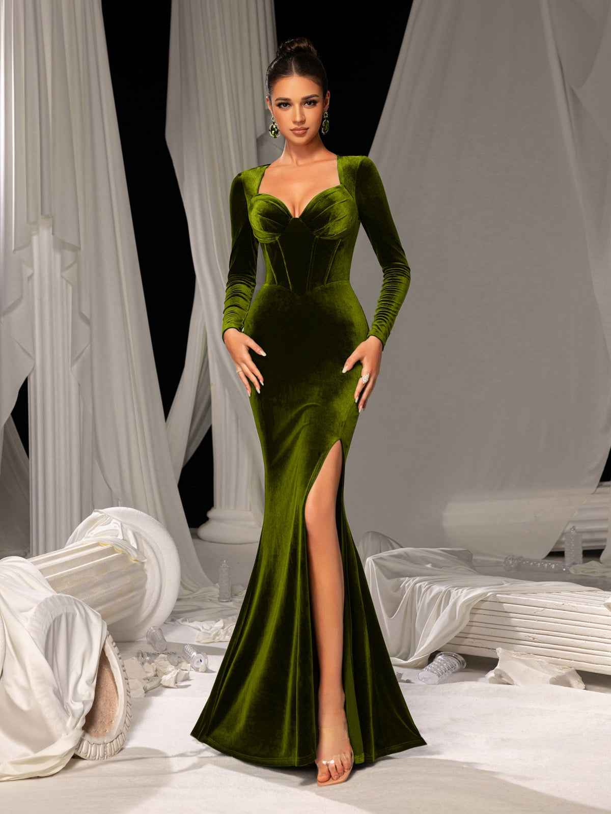 Elegant Velvet Evening Gown – Sweetheart Neckline and Thigh-High Slit, Luxury Dress for Glamorous Evening Wear, XS-XL – view 31