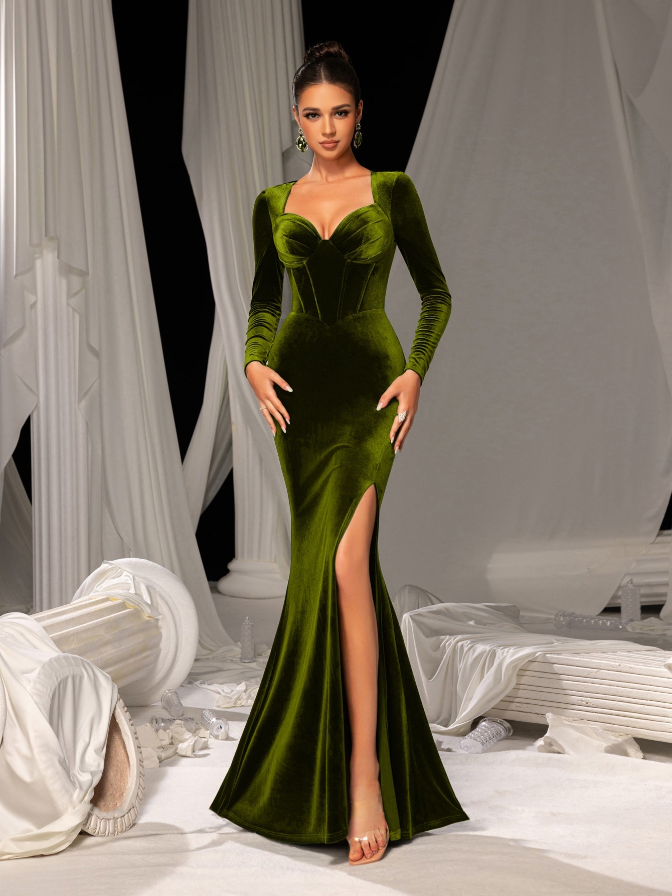 Elegant Velvet Evening Gown – Sweetheart Neckline and Thigh-High Slit, Luxury Dress for Glamorous Evening Wear, XS-XL – view 31