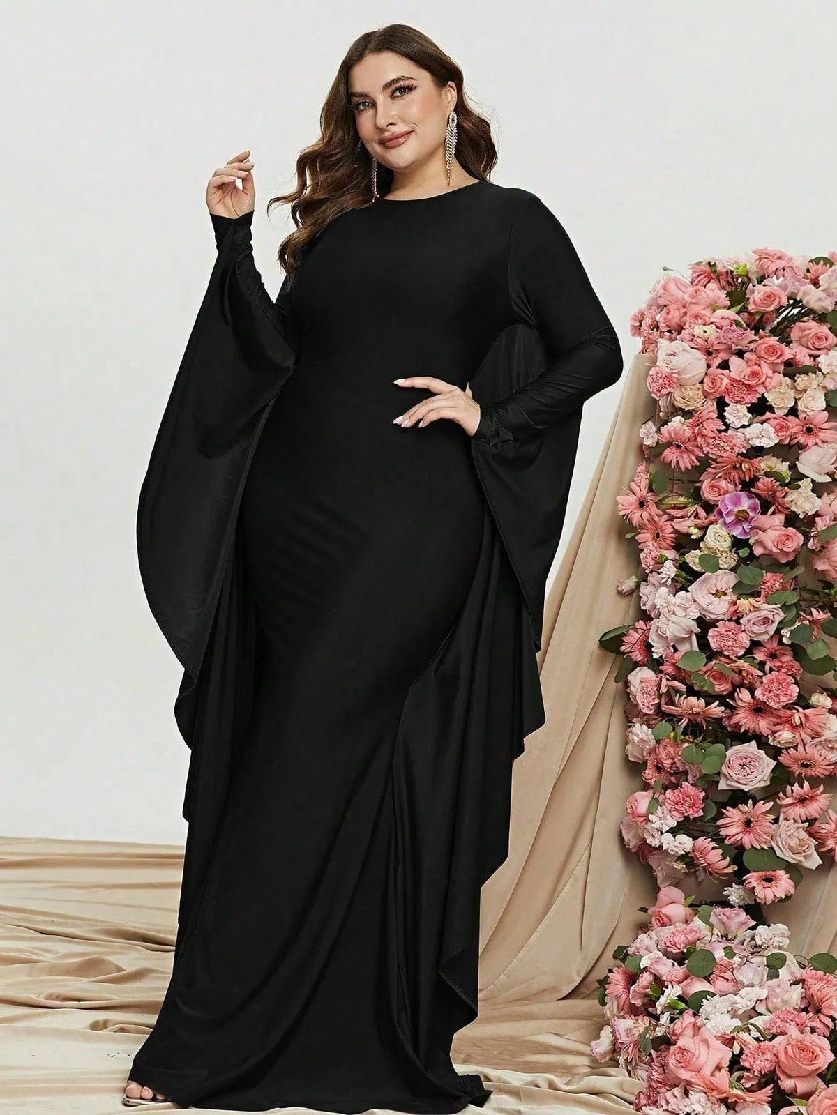 Plus-Size Round Neck Long-Sleeve Bodycon Evening Gown — authorized product image 5