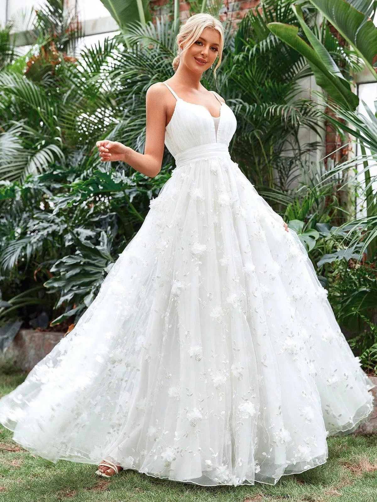 Sweetheart Tulle Appliqué Sleeveless A-Line Wedding Gown — authorized product image 5
