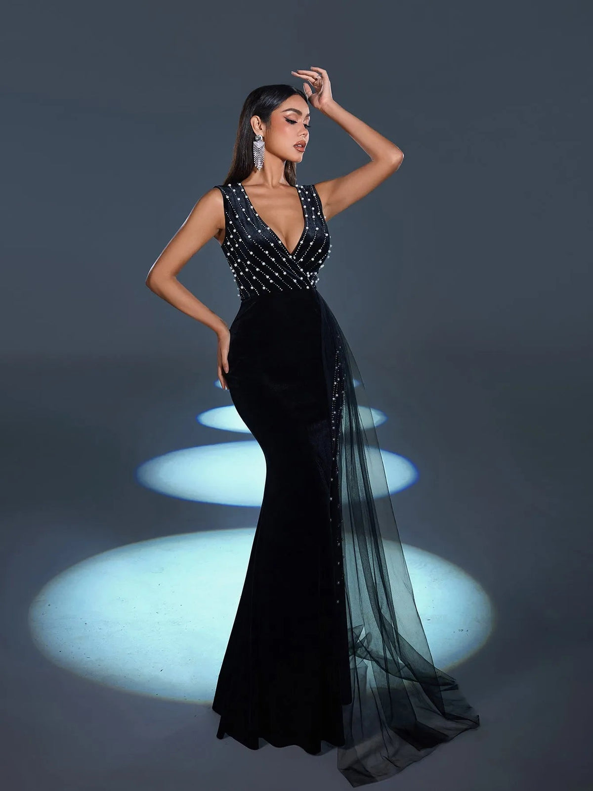 V-Neck Velvet Sleeveless Mermaid Evening Gown in Black, authorized product view 5
