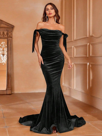 Alternate view of Off-Shoulder Velvet Mermaid Sleeveless Maxi Evening Gown in Black